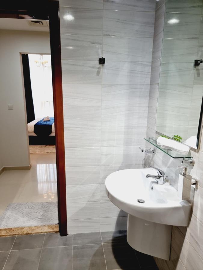 Dunya Tower Luxury And 2 Min Walk To Dubai Mall And Burj Khalifa In Heart Of Downtown Extérieur photo