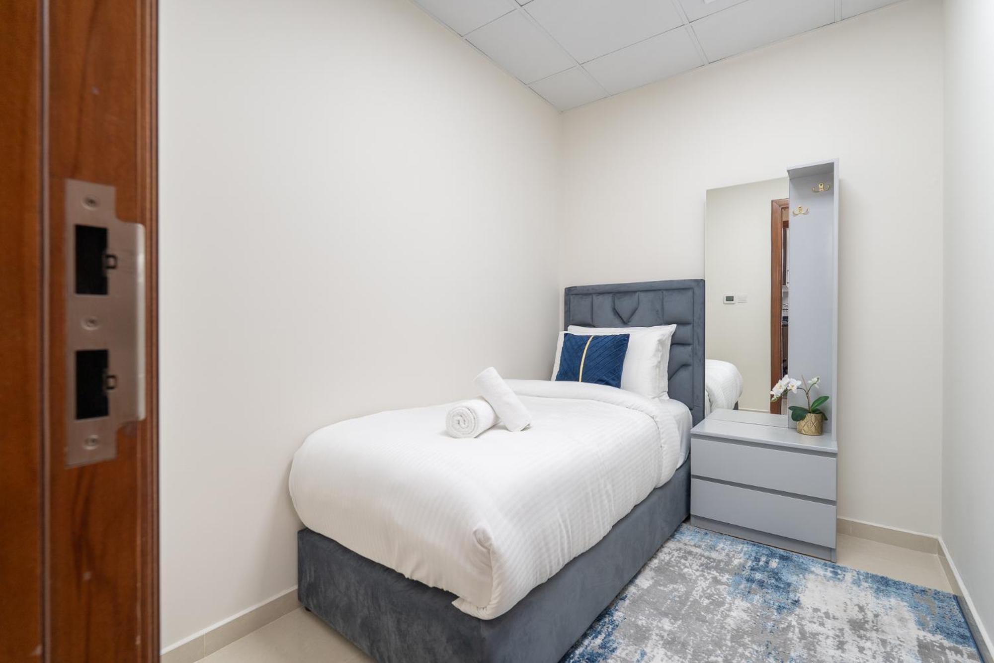 Dunya Tower Luxury And 2 Min Walk To Dubai Mall And Burj Khalifa In Heart Of Downtown Extérieur photo