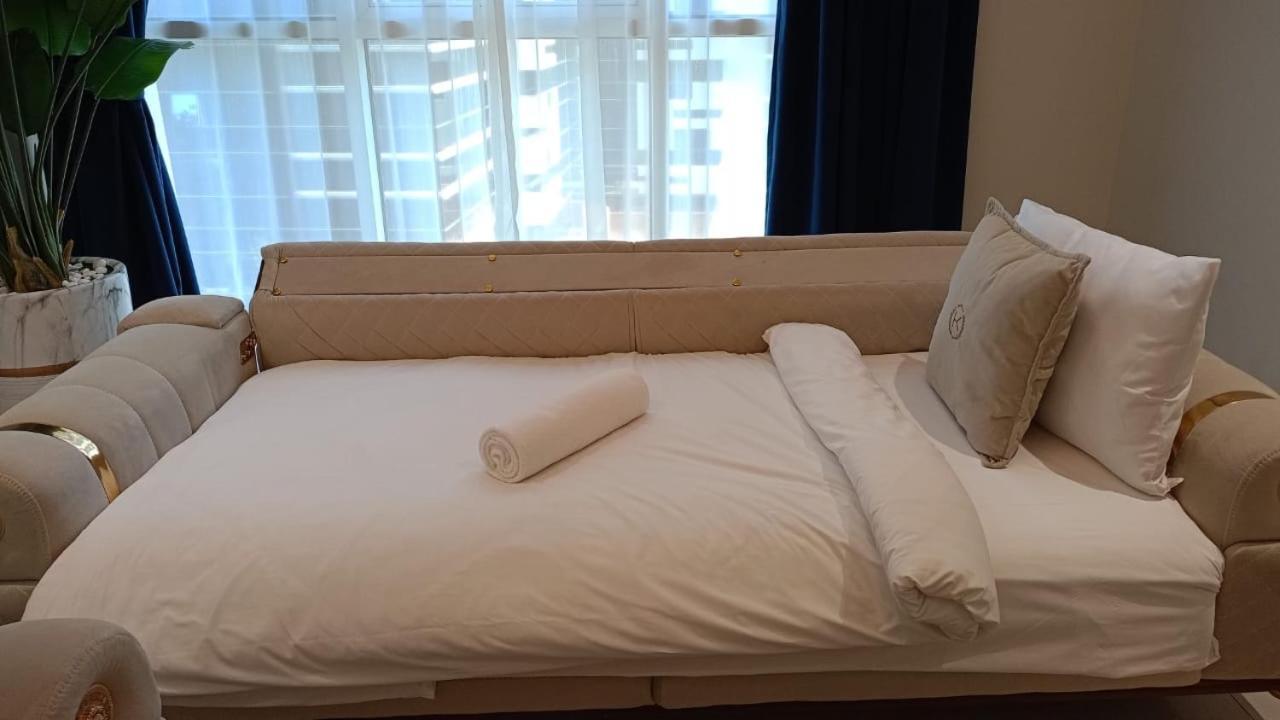 Dunya Tower Luxury And 2 Min Walk To Dubai Mall And Burj Khalifa In Heart Of Downtown Extérieur photo